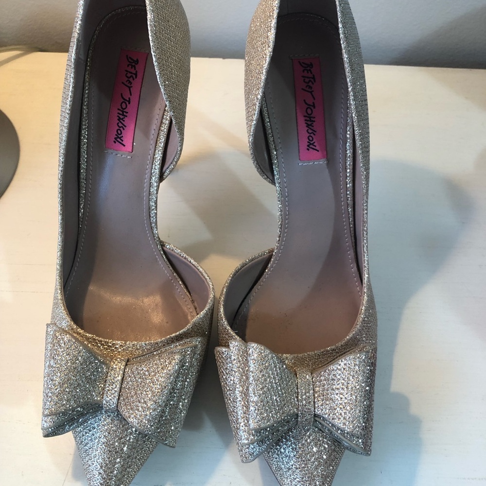 Betsey Johnson Prince d'Orsay pumps
